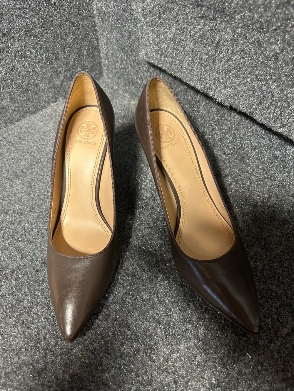 Tory Burch leather pumps chocolate brown chic timeless office designer luxury